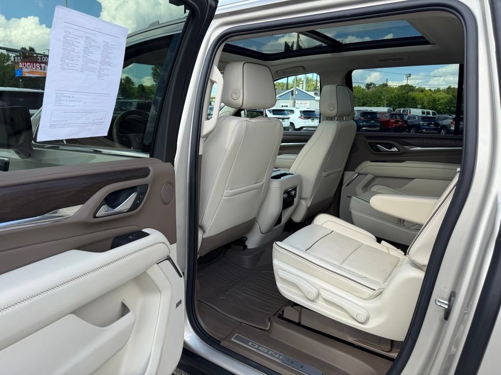 Used 2022 GMC Yukon XL Denali AWD/4WD image 13