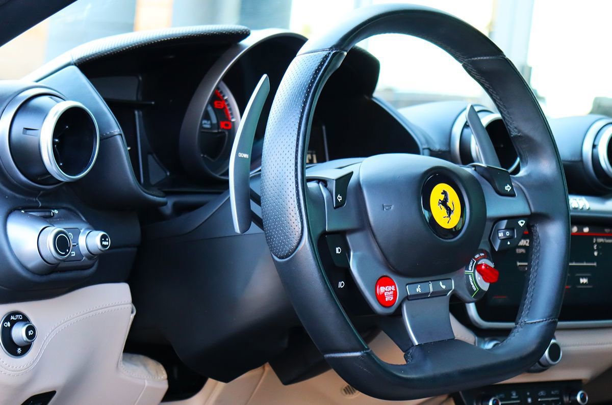 Used 2020 Ferrari Portofino RWD image 41