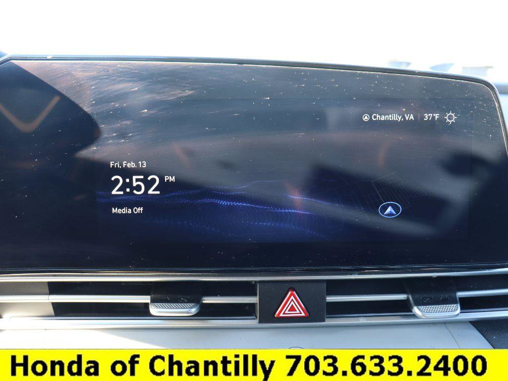 Used 2023 Hyundai Elantra Limited w/ Cargo Package image 15