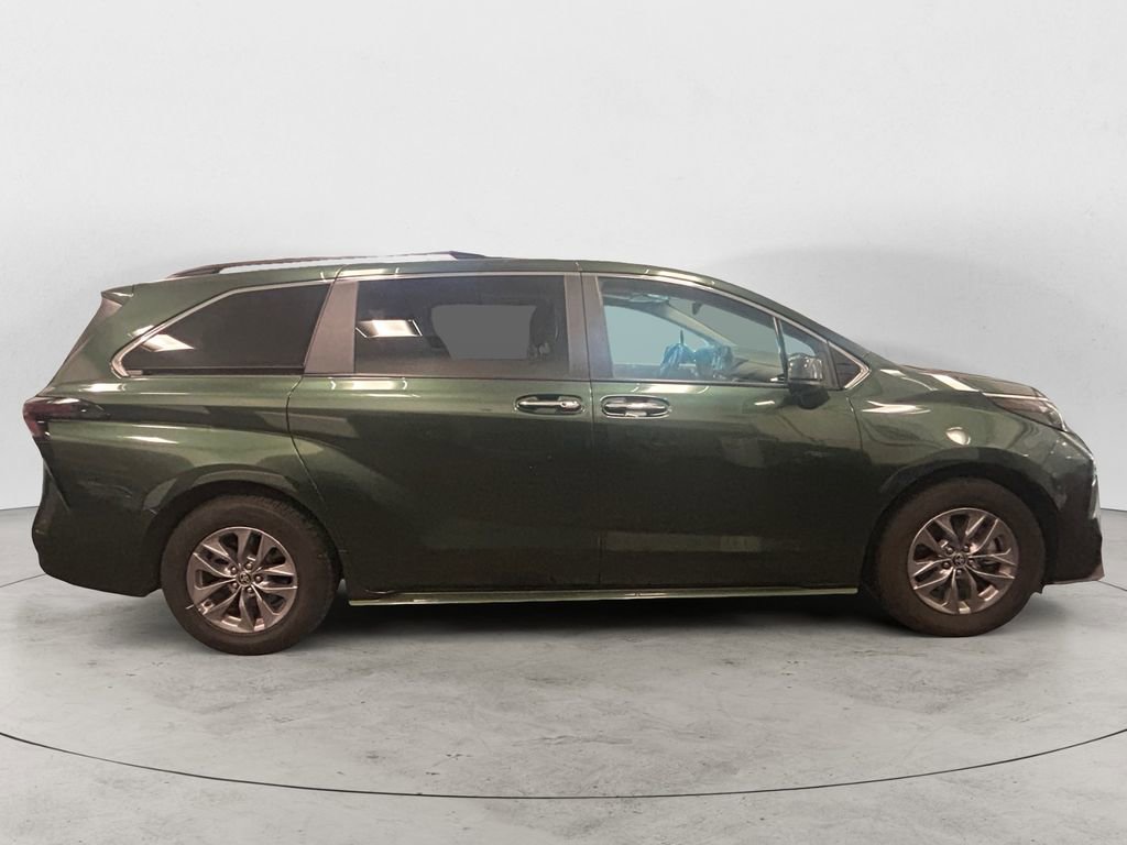Certified 2024 Toyota Sienna XLE image 6