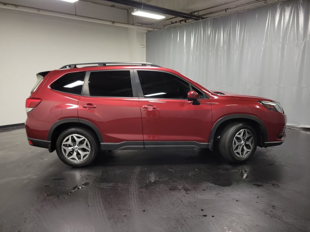 Used 2024 Subaru Forester Premium AWD/4WD image 9