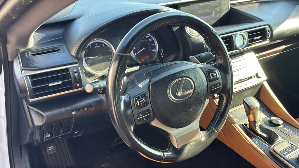 Used 2016 Lexus RC 200t w/ Premium Package RWD image 6