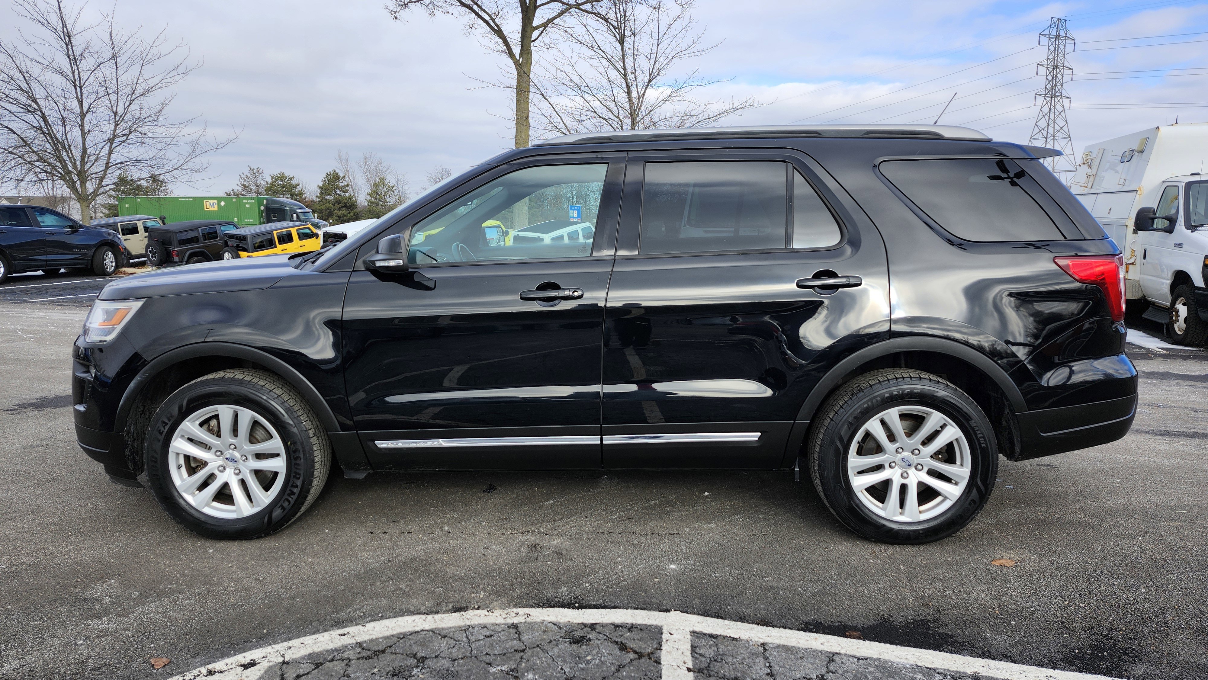 Used 2018 Ford Explorer XLT w/ Equipment Group 201A image 13