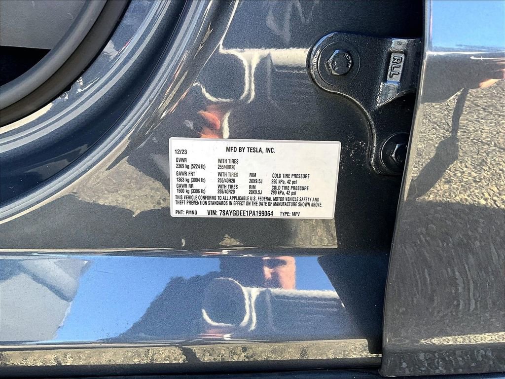 Used 2023 Tesla Model Y Long Range image 27