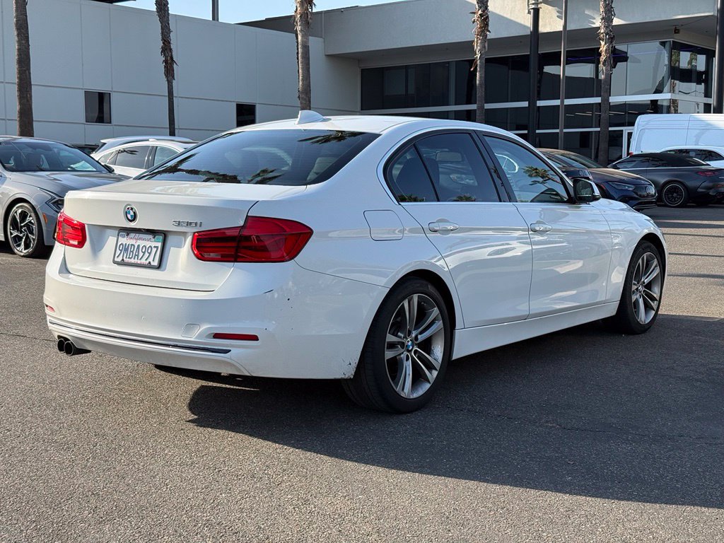 Used 2018 BMW 330i Sedan RWD image 3