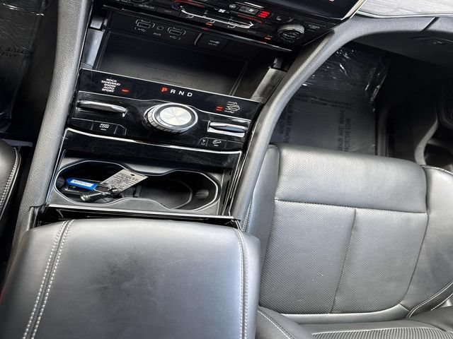 Used 2024 Jeep Grand Cherokee Overland w/ Luxury Tech Group IV AWD/4WD image 24