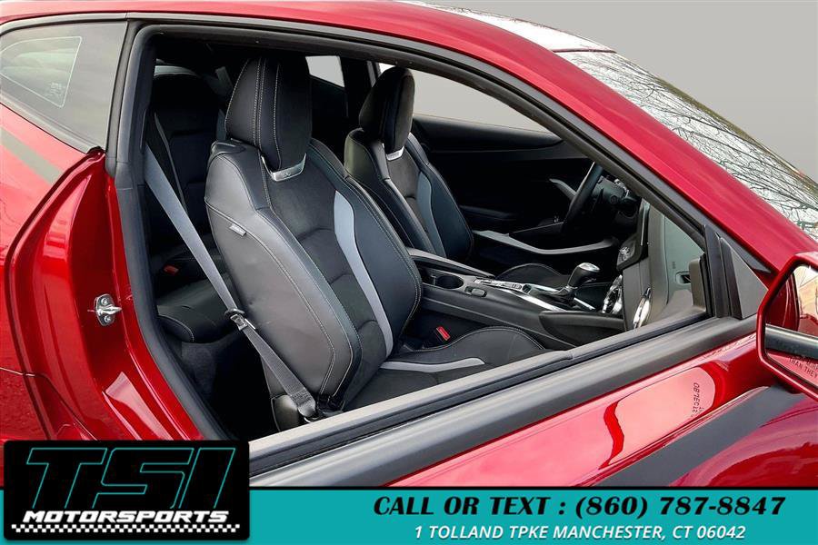 Used 2021 Chevrolet Camaro SS RWD image 7