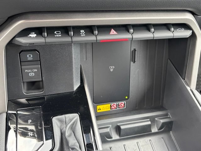 Used 2025 Toyota Tundra Limited AWD/4WD image 24