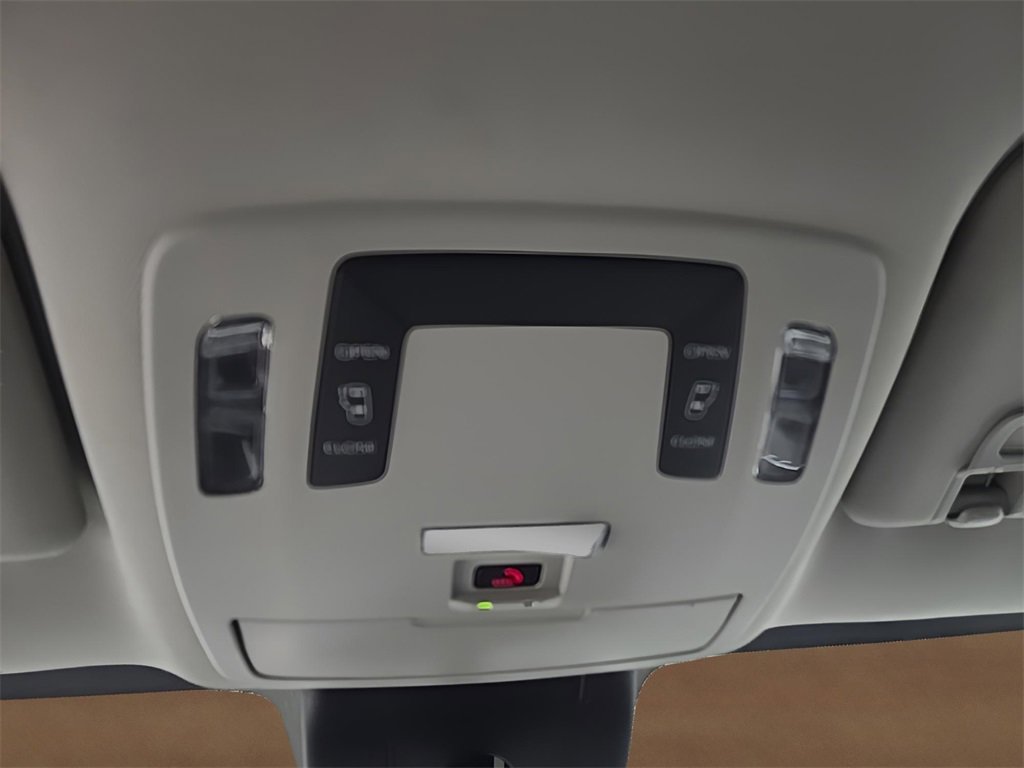 Used 2024 Toyota Sienna LE image 30