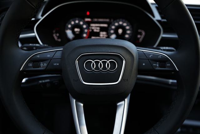 Certified 2025 Audi Q3 2.0T Premium w/ Convenience Package AWD/4WD image 33