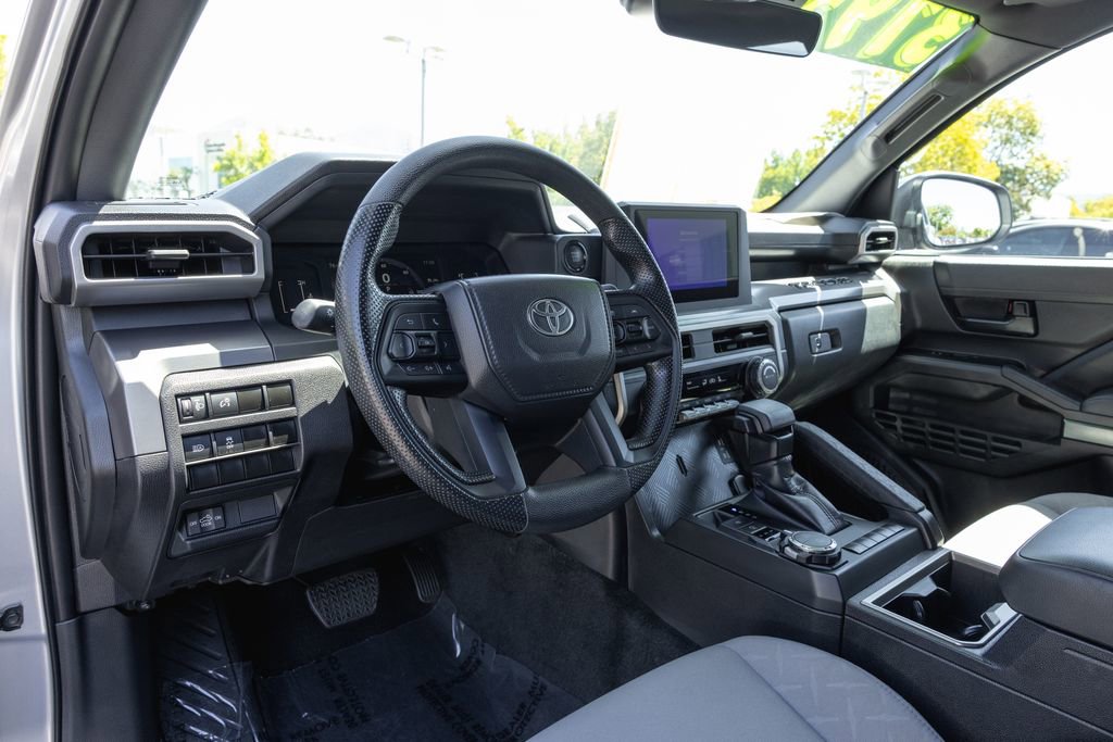 Certified 2024 Toyota Tacoma SR5 AWD/4WD image 10