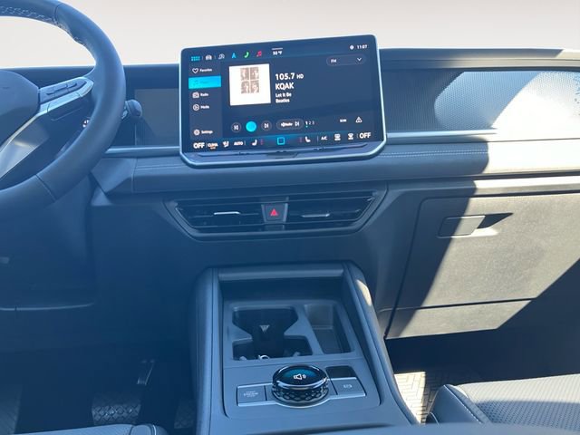 New 2025 Volkswagen Tiguan SE image 11