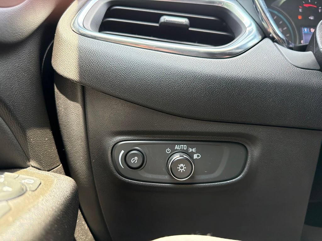 Used 2024 Chevrolet Equinox LT FWD image 24