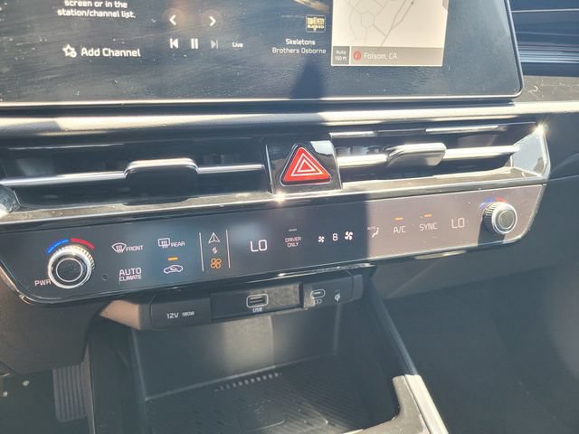 Used 2025 Kia Niro EX FWD image 23