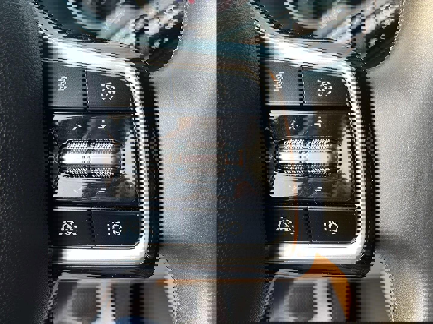 Used 2022 Kia Carnival LX image 15