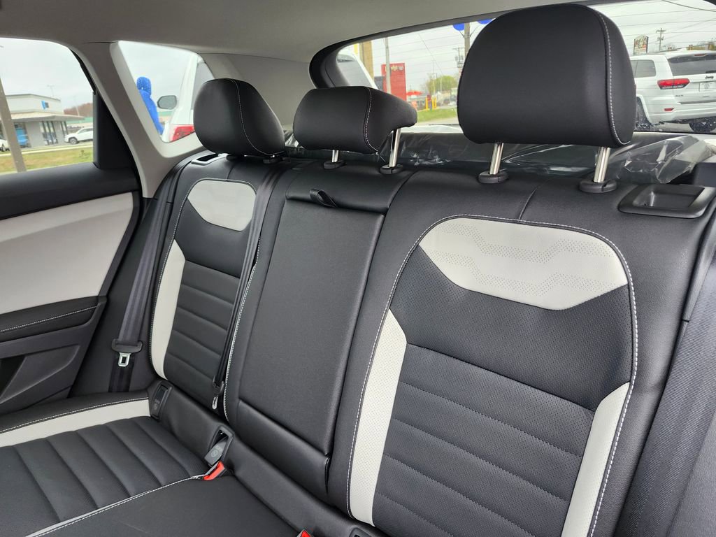 New 2026 Volkswagen Taos SEL AWD/4WD image 11