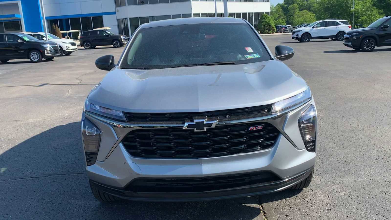 Certified 2025 Chevrolet Trax RS FWD image 3