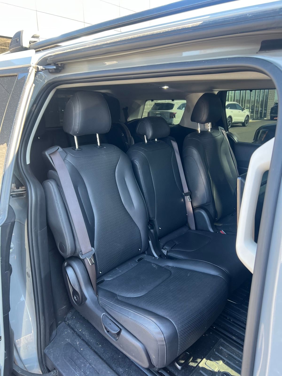 Used 2025 Kia Carnival SX Prestige image 6