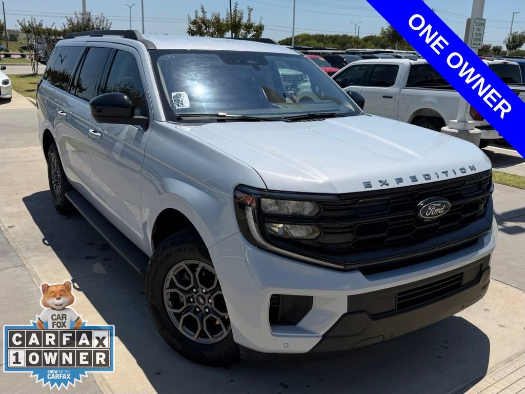 Used 2025 Ford Expedition Max Active AWD/4WD image 3