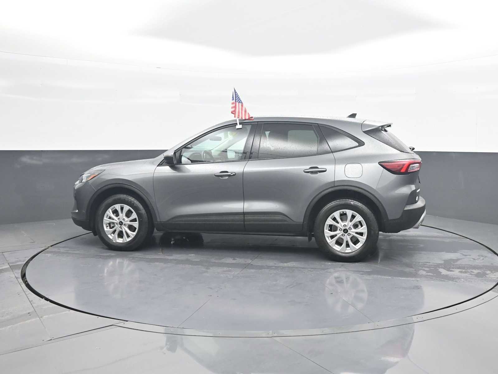 Used 2025 Ford Escape Active AWD/4WD image 5
