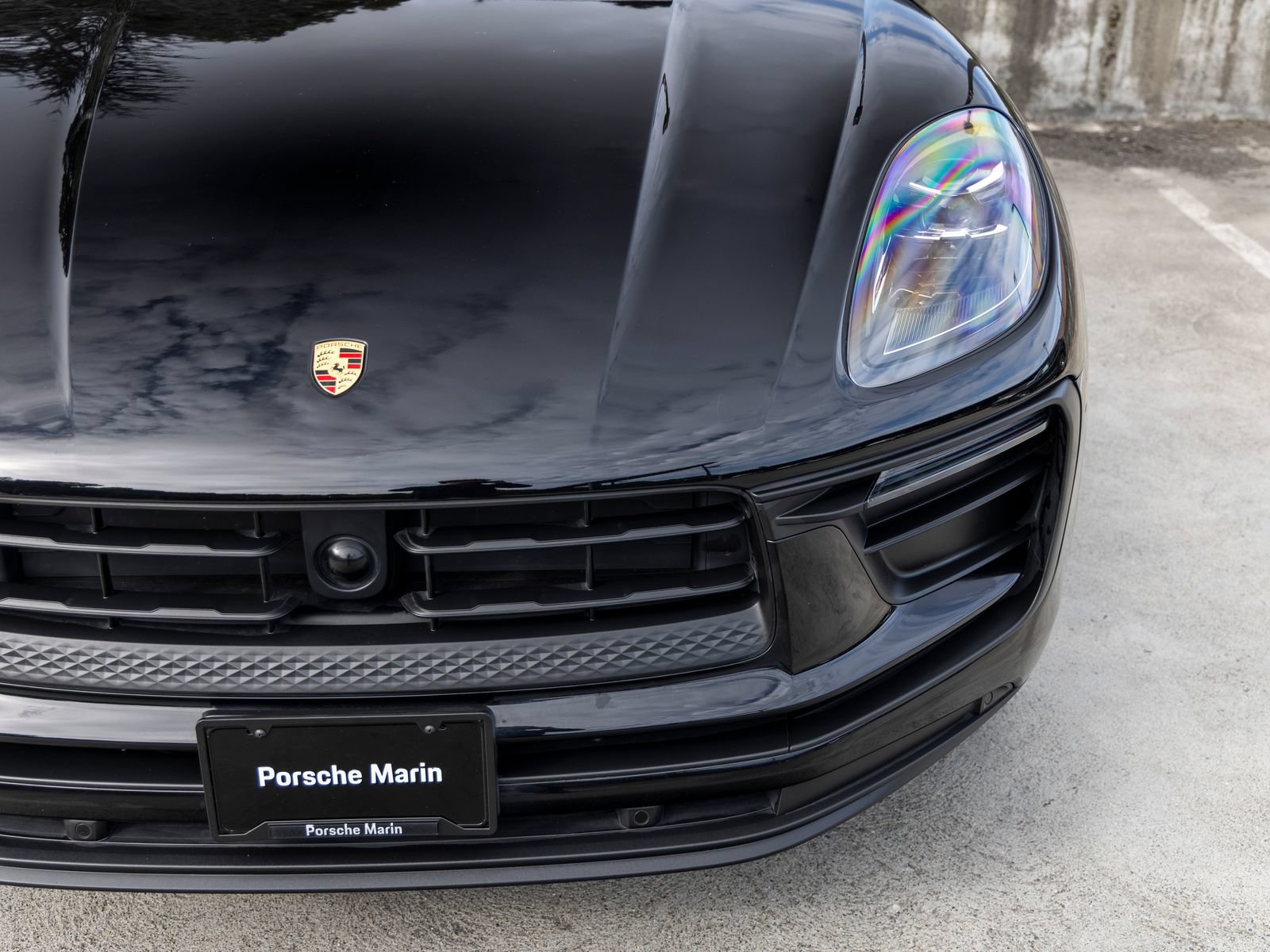 Certified 2023 Porsche Macan AWD/4WD image 17