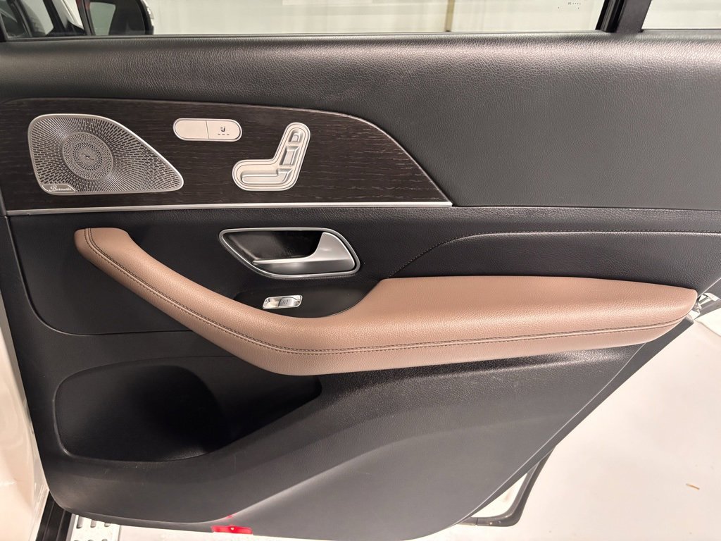 Used 2020 Mercedes-Benz GLS 450 4MATIC image 26