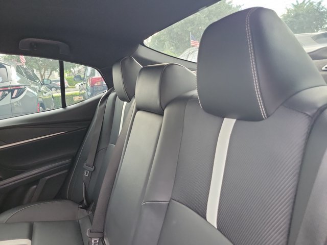 Used 2025 Toyota Camry SE FWD image 13