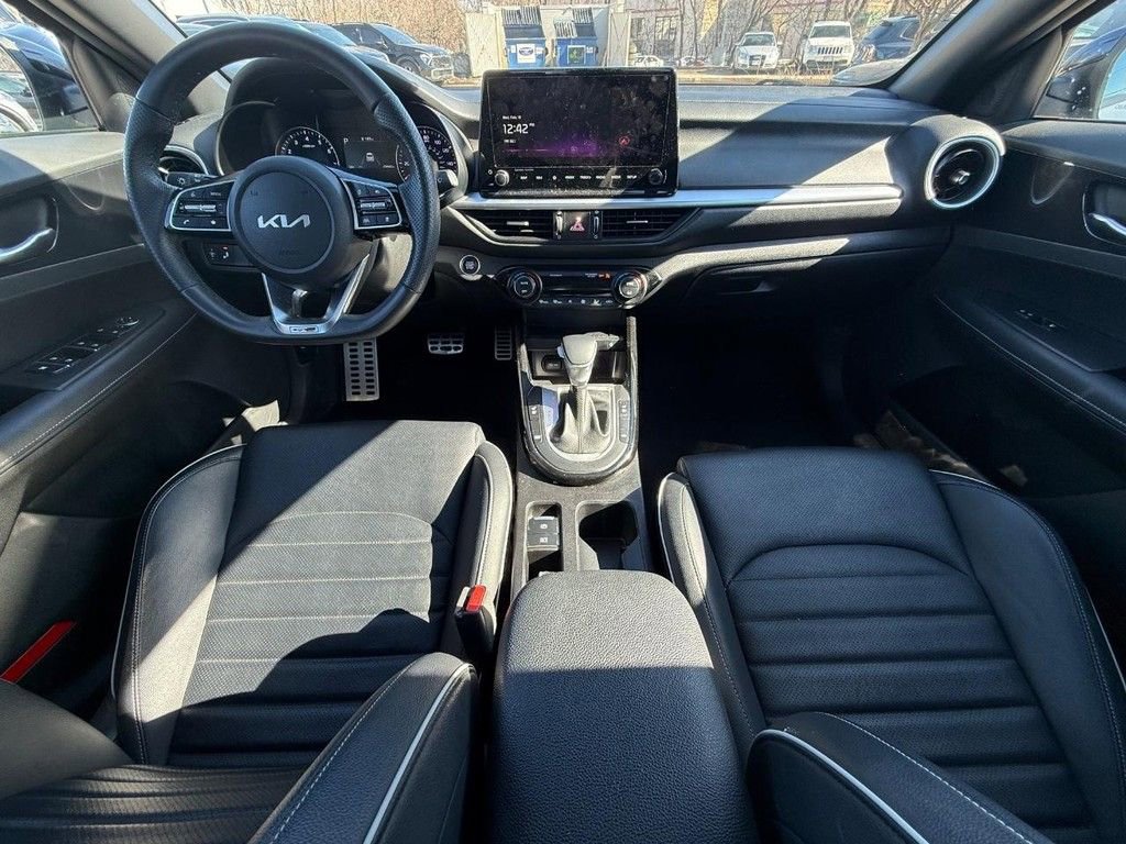 Used 2023 Kia Forte GT-Line w/ GT-Line Premium Package image 15