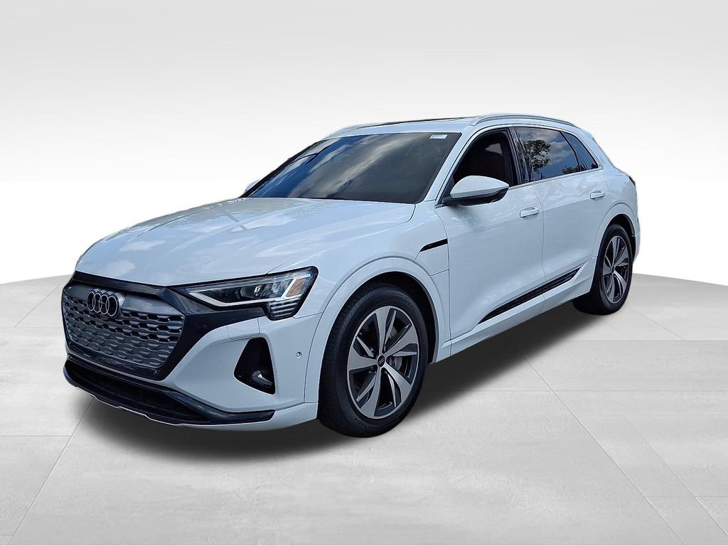 Used 2024 Audi Q8 e-tron Premium Plus AWD/4WD image 3