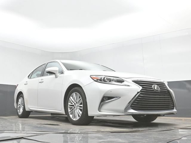 Used 2016 Lexus ES 350 w/ Premium Package w/Wood Trim FWD image 40