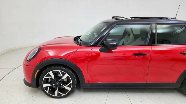 Used 2025 MINI Cooper 4-Door Hardtop image 4