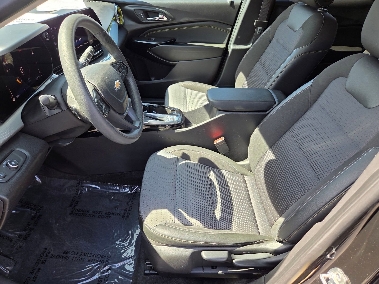 Used 2025 Chevrolet Trax LT FWD image 10