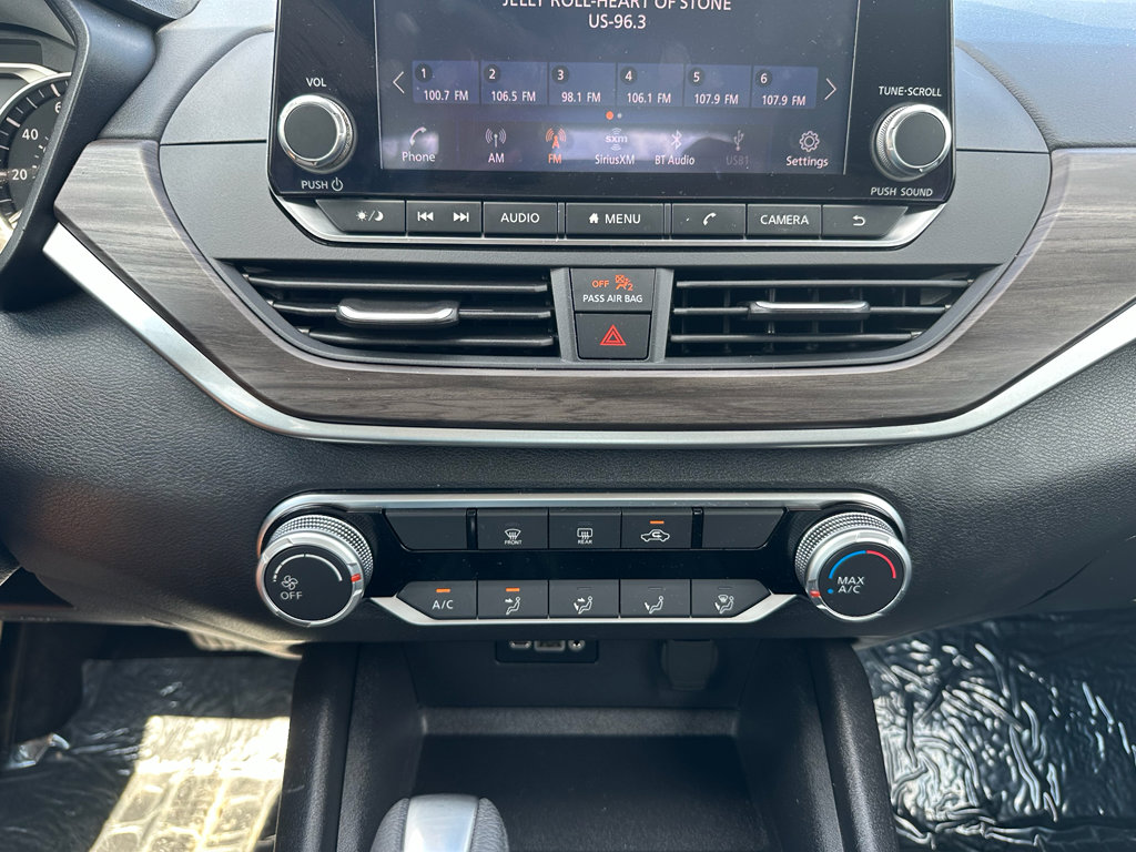 Used 2025 Nissan Altima 2.5 SV image 14