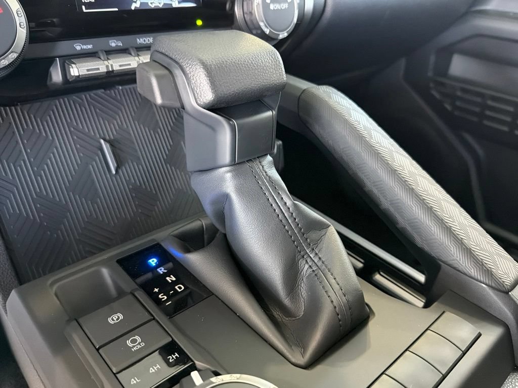 Certified 2026 Toyota 4Runner SR5 AWD/4WD image 28