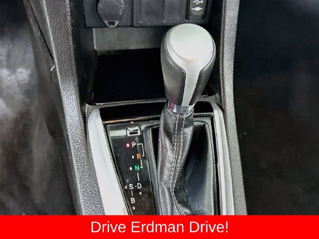 Used 2018 Toyota Corolla LE FWD image 19