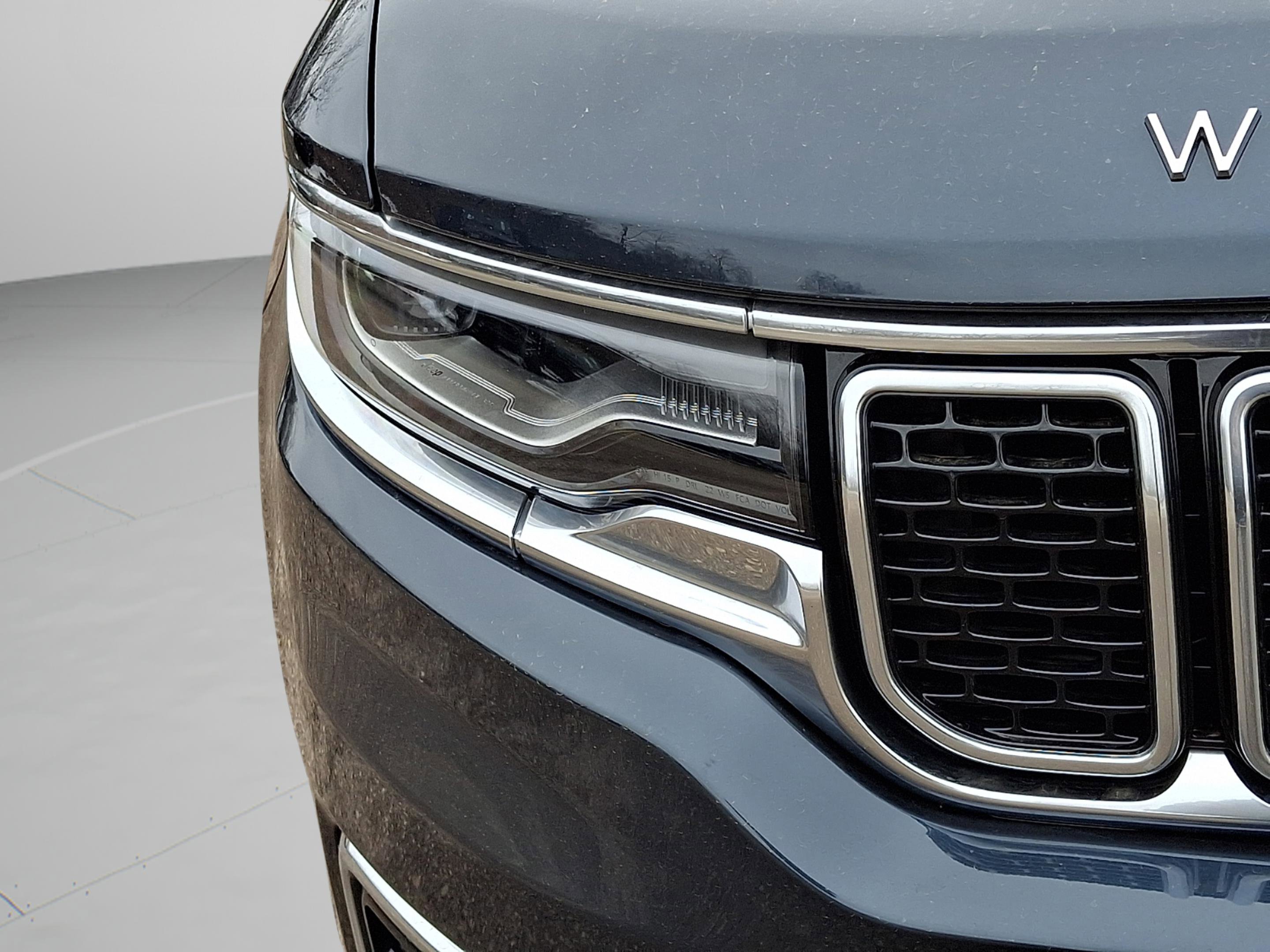 Used 2025 Jeep Wagoneer 4WD w/ Premium Group I image 29