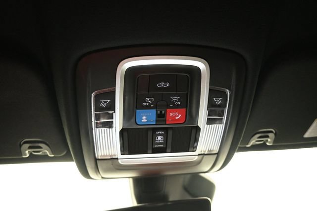 Used 2025 RAM 1500 Laramie w/ Sport Appearance Package AWD/4WD image 14