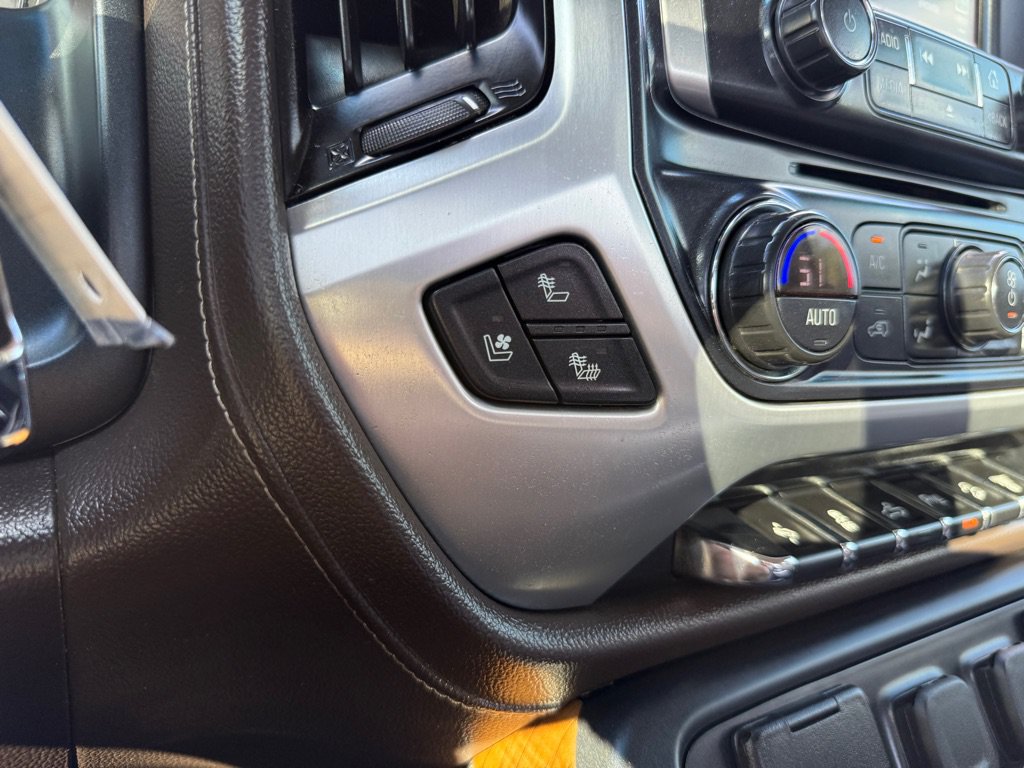 Used 2019 GMC Sierra 2500 SLT w/ Duramax Plus Package AWD/4WD image 30