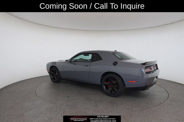 Used 2018 Dodge Challenger SXT RWD image 10