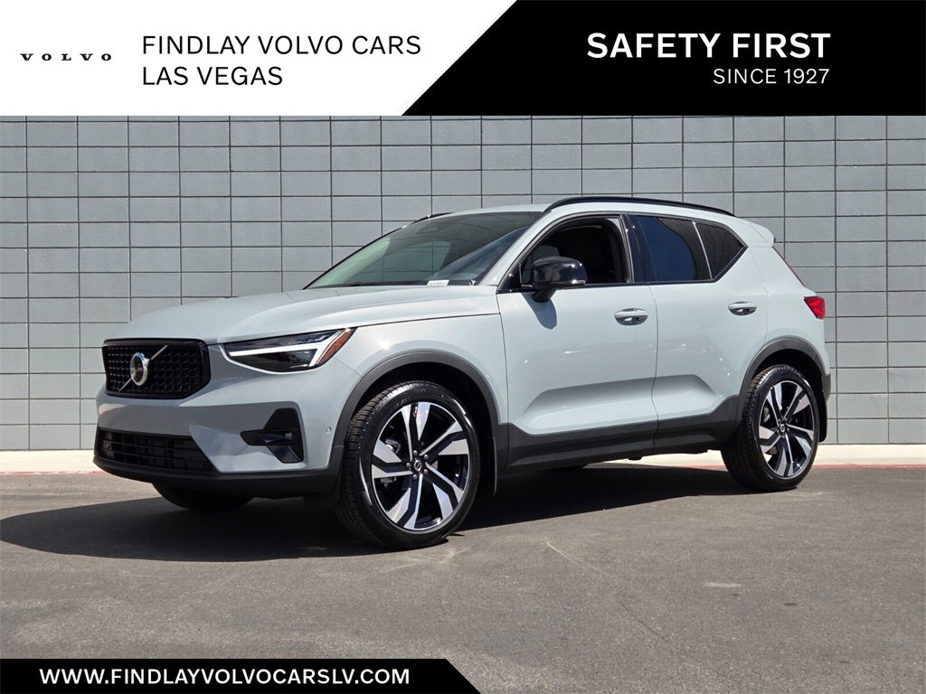 New 2026 Volvo XC40 B5 Ultra w/ Climate Package