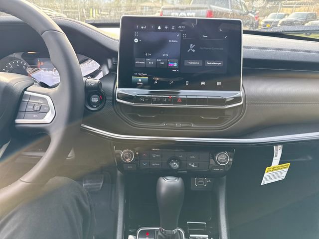 New 2026 Jeep Compass Latitude image 22