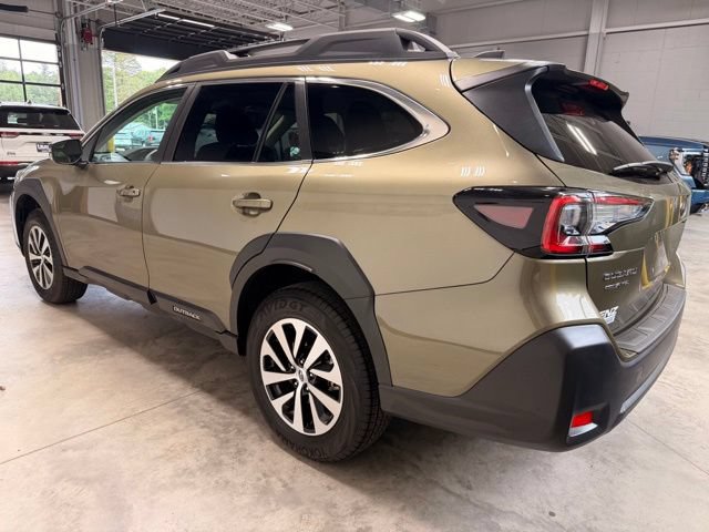 Used 2025 Subaru Outback Premium AWD/4WD image 5