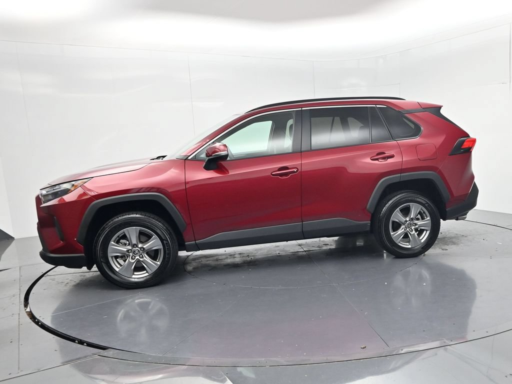 Used 2025 Toyota RAV4 XLE AWD/4WD image 4