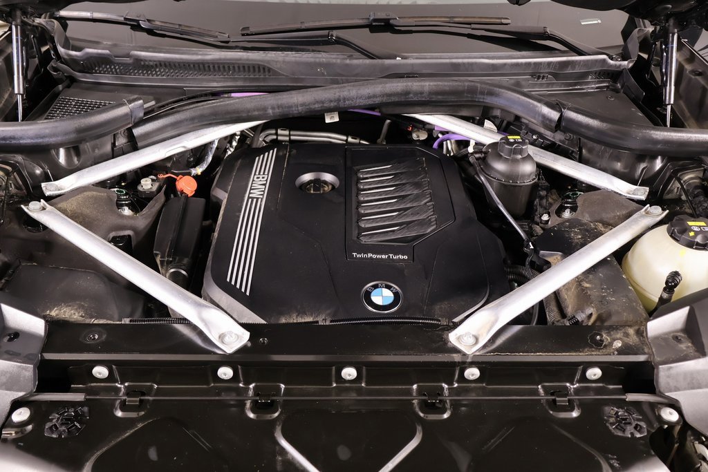 Used 2022 BMW X7 xDrive40i w/ M Sport Package image 21
