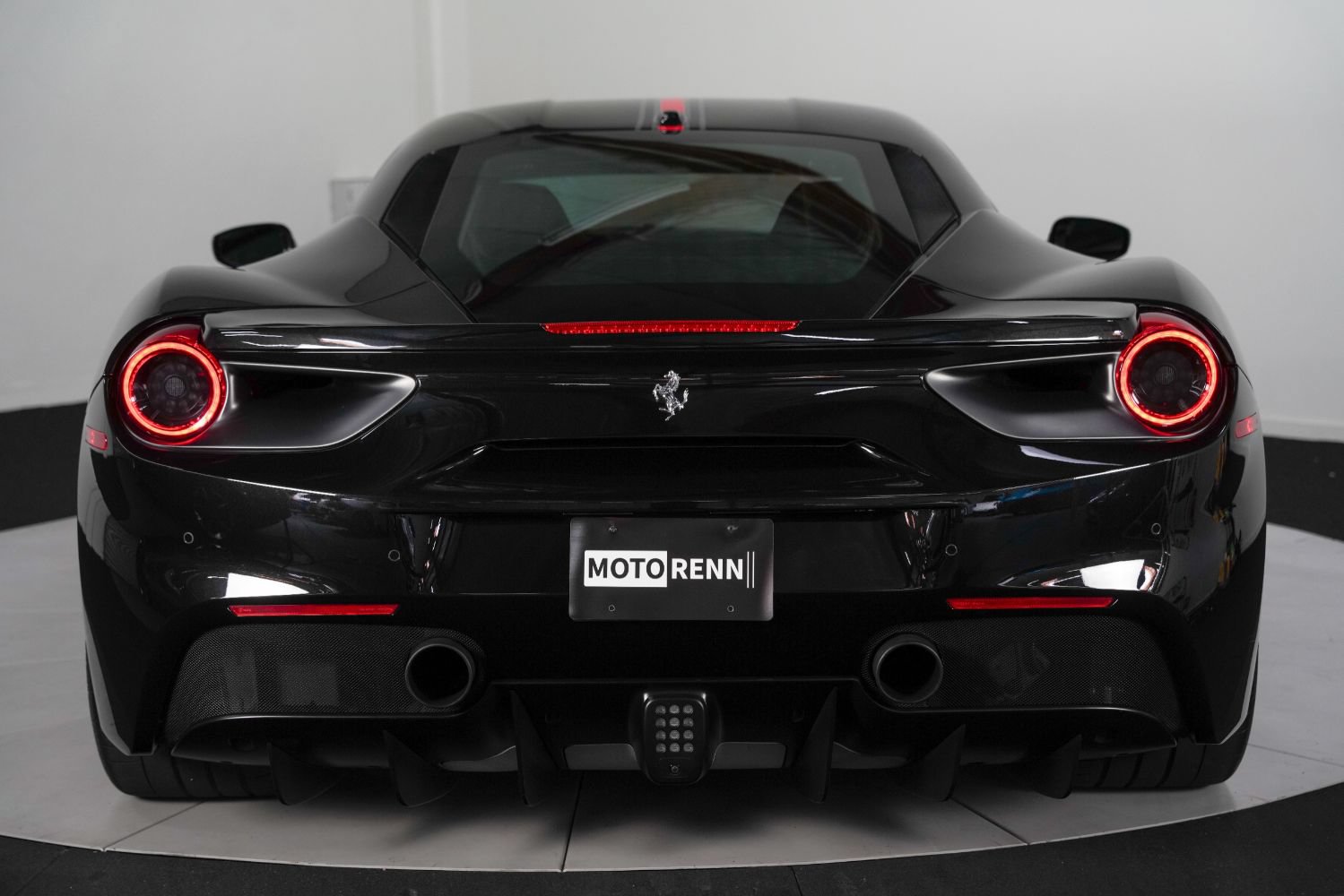 Used 2017 Ferrari 488 GTB RWD image 8