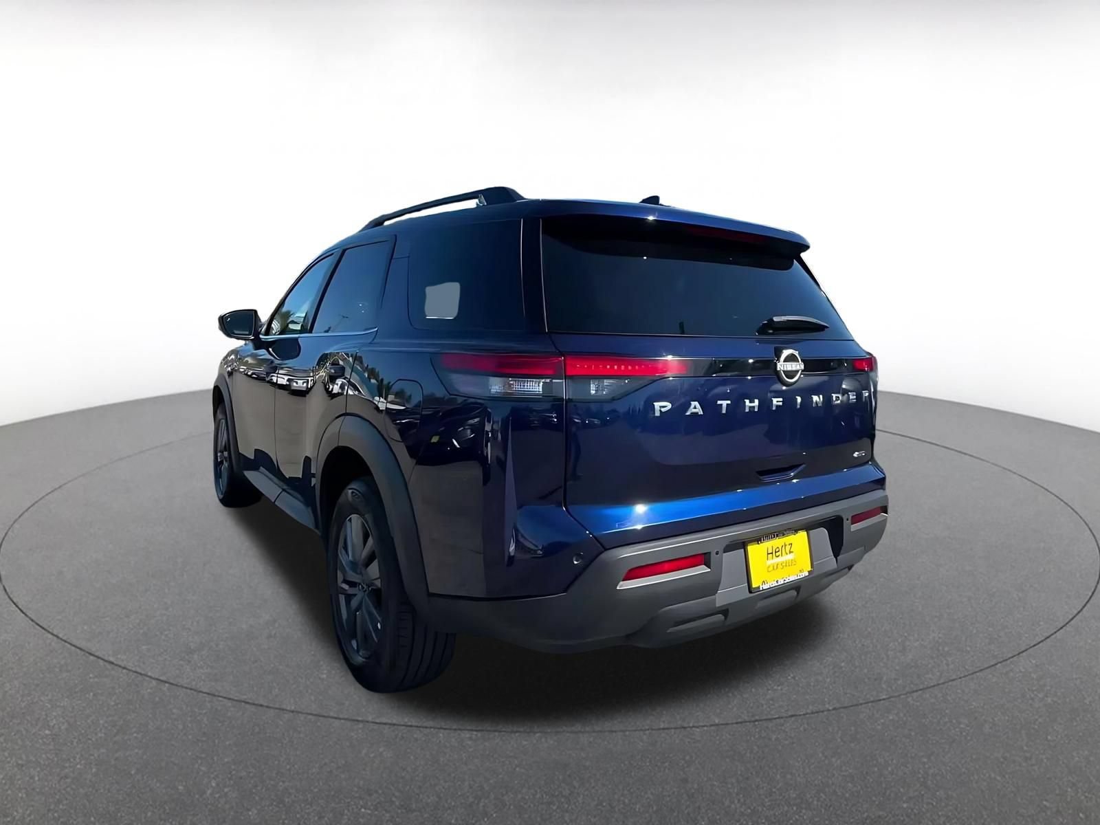 Used 2025 Nissan Pathfinder SV AWD/4WD image 9