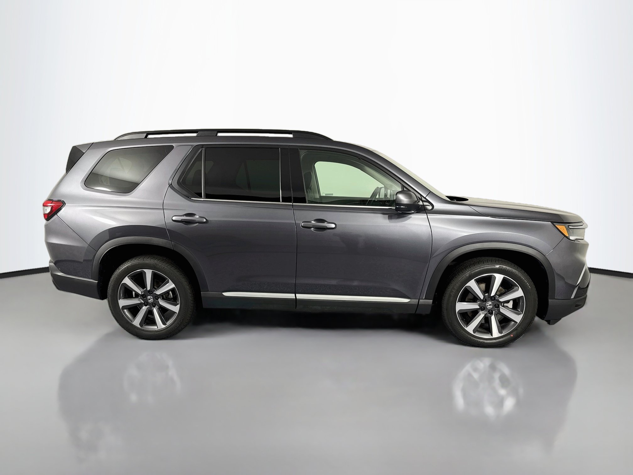 Certified 2023 Honda Pilot Touring image 4