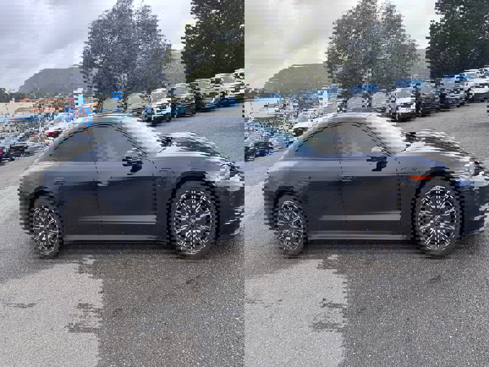 Used 2021 Porsche Taycan image 8