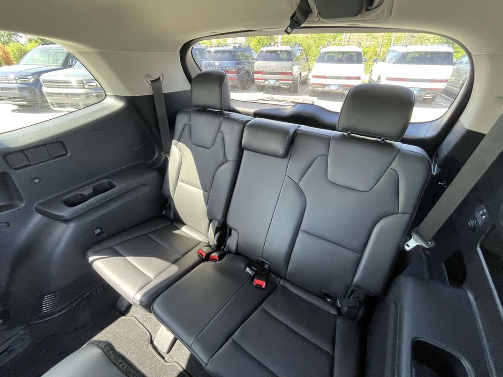 Used 2025 Kia Telluride S AWD/4WD image 5