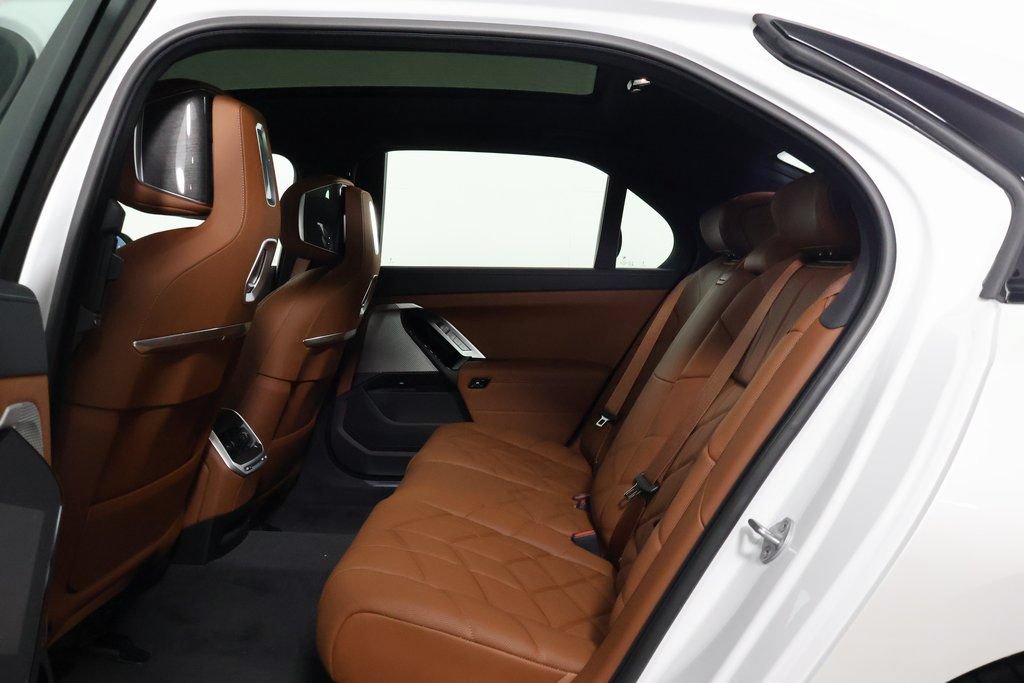 New 2026 BMW i7 eDrive50 w/ M Sport Package RWD image 6